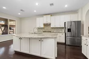 12601 Floral Park Ln, Pearland, TX 77584 - Photo 10