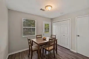 461 Trails End Dr, Cleveland, TX 77328 - Photo 4