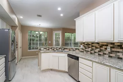 66 Lakeridge Court, The Woodlands, TX 77381 - Photo 18