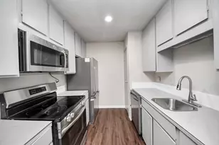 10051 Westpark Dr, Houston, TX 77042 - Photo 16