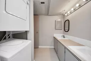 10051 Westpark Dr, Houston, TX 77042 - Photo 28