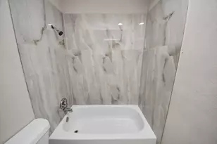 10051 Westpark Dr, Houston, TX 77042 - Photo 26