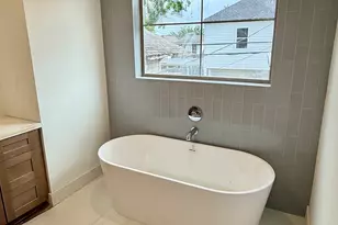 407 E 27th St, Houston, TX 77008 - Photo 12