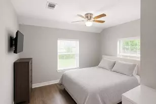 4006 Caplin St, Houston, TX 77026 - Photo 10