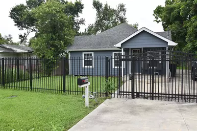 4006 Caplin Street, Houston, TX 77026 - Photo 2
