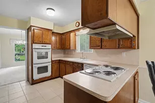 1010 Beachcomber Ln, Houston, TX 77062 - Photo 12