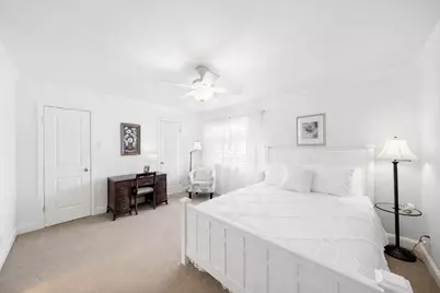 8944 Chatsworth Drive, Houston, TX 77024 - Photo 26