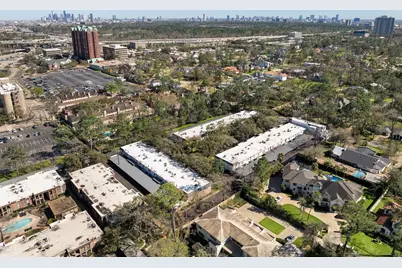 8944 Chatsworth Drive, Houston, TX 77024 - Photo 46