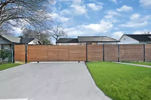 4406 Edison St, Houston, TX 77009 - Photo 4