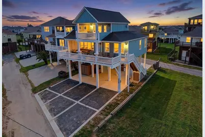 2906 Shady Lane, Crystal Beach, TX 77650 - Photo 1