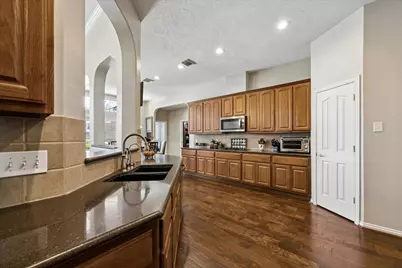 803 Woodcrest Drive, Friendswood, TX 77546 - Photo 12