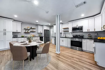 2113 21st Avenue N, Texas City, TX 77590 - Photo 4