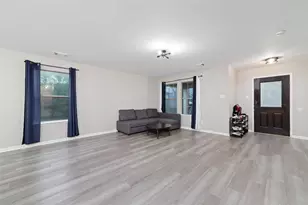 527 Remington Point Ct, Houston, TX 77073 - Photo 10