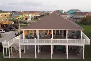 956 S Redfish St, Crystal Beach, TX 77650 - Photo 4