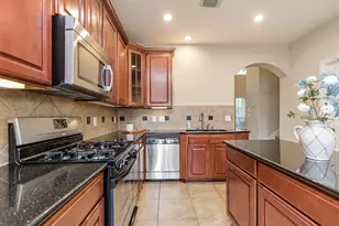 39 Medley Ln, The Woodlands, TX 77382 - Photo 10