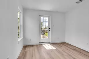 1052 North Ln, Houston, TX 77088 - Photo 22