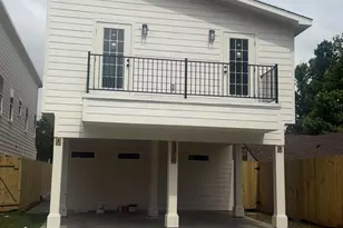 1052 North Ln, Houston, TX 77088 - Photo 2