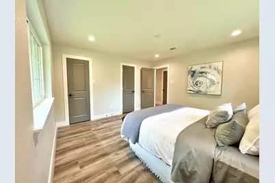 701 Cannan Drive, Angleton, TX 77515 - Photo 10