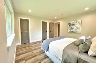 701 Cannan Dr, Angleton, TX 77515 - Photo 10