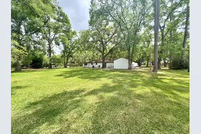 701 Cannan Drive, Angleton, TX 77515 - Photo 22