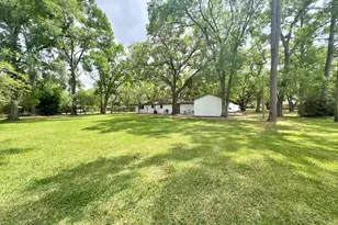 701 Cannan Dr, Angleton, TX 77515 - Photo 22