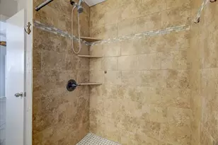 1180 Sailfish St, Bayou Vista, TX 77563 - Photo 22