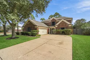 4001 Hazelwood Dr, Pearland, TX 77584 - Photo 2