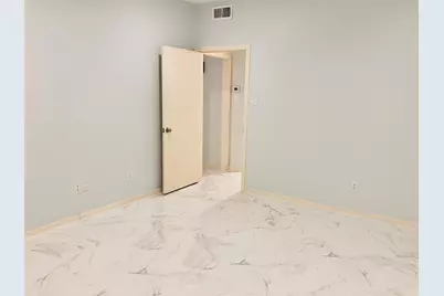 11711 Memorial Drive #83, Houston, TX 77024 - Photo 8
