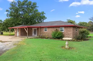 915 Sycamore Rd, Richmond, TX 77469 - Photo 2