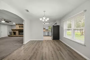 915 Sycamore Rd, Richmond, TX 77469 - Photo 6