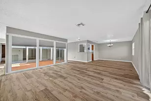 10402 Gulfstream Ln, Sugar Land, TX 77498 - Photo 2