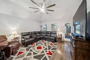 166 Doe Run Dr, Huntsville, TX 77320 - Photo 12