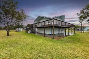 1045 12th St, Dickinson, TX 77539 - Photo 22