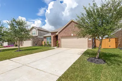 10234 Humphreys Green Drive, Rosharon, TX 77583 - Photo 1