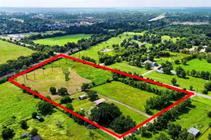 922 Agg Rd, Tomball, TX 77375 - Photo 2