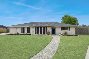 15 Haverford Ln, Friendswood, TX 77546 - Photo 1
