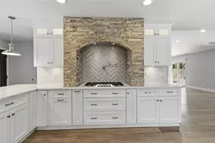 512 Chalmette St, League City, TX 77573 - Photo 12