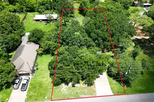 504 Walnut St, Waller, TX 77484 - Photo 2