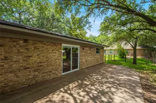 504 Walnut St, Waller, TX 77484 - Photo 28