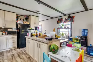 8802 Los Robles Ave, Alvin, TX 77511 - Photo 20