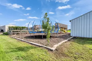 8802 Los Robles Ave, Alvin, TX 77511 - Photo 10