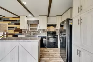 8802 Los Robles Ave, Alvin, TX 77511 - Photo 26