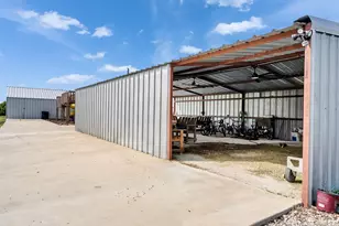 8802 Los Robles Ave, Alvin, TX 77511 - Photo 4