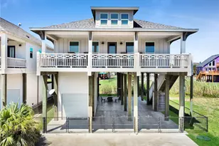1977 Royalville Ct, Crystal Beach, TX 77650 - Photo 1