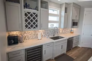 1977 Royalville Ct, Crystal Beach, TX 77650 - Photo 10