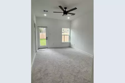 8218 Locksley Road #A/B, Houston, TX 77078 - Photo 4