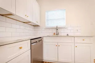 8923 De Priest St, Houston, TX 77088 - Photo 14
