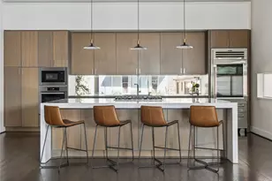 306 W Pierce St, Houston, TX 77019 - Photo 1