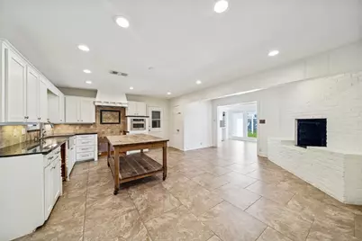 1610 Longacre Drive, Houston, TX 77055 - Photo 14