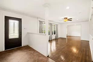 5238 Kinglet St, Houston, TX 77035 - Photo 6